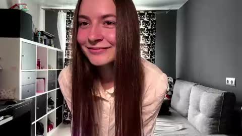 Snapshot of annalevandowski chatting on 1, 7, 2026 Anna online show from 1, 7, 2026