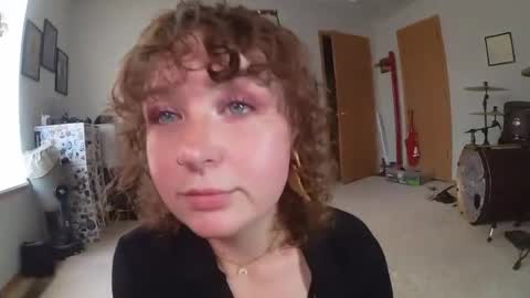 Snapshot of annarose999 chatting on 26, 6, 2026 annarose999 online show from 26, 6, 2026