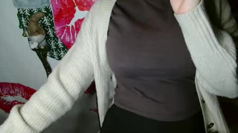 Bella online show from 10, 11, 2025