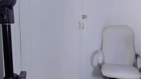 anndrass_ online show from 10, 1, 2025