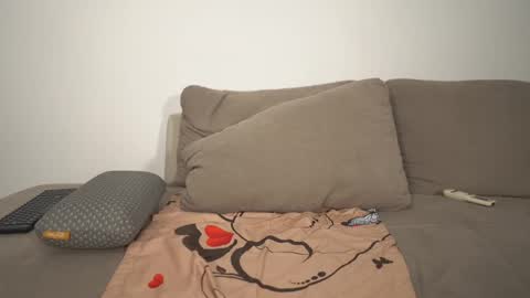 Snapshot of annemanifique chatting on 24, 2, 2025 Annemanifique  Anne   Lara Kelly  online show from 24, 2, 2025