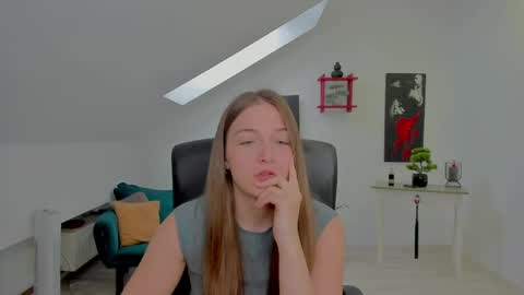 annewilsonn online show from 18, 5, 2026