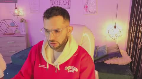 Annie And Ryan  online show from 1, 2, 2026