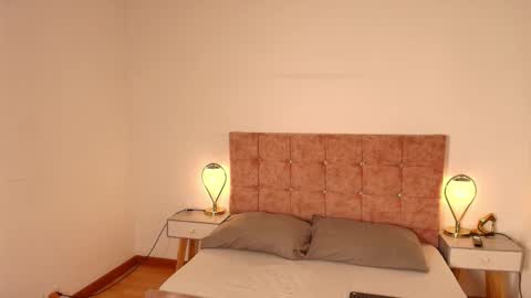 Annie Bonnie   online show from 24, 3, 2026