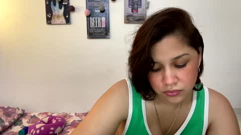 Snapshot of annie_catt_ chatting on 6, 12, 2024 Annie online show from 6, 12, 2024