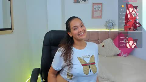 Snapshot of annie_collen chatting on 22, 2, 2025 Anna online show from 22, 2, 2025