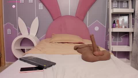 annie_cute18 online show from 10, 12, 2024