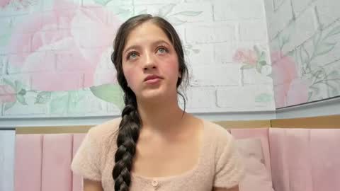 annie_cute18 online show from 12, 2, 2025