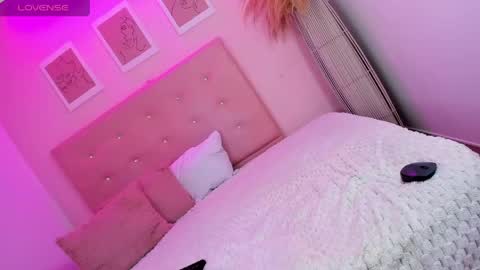 annie_dolce_ online show from 3, 6, 2026