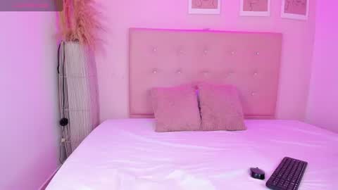 annie_dolce_ online show from 1, 7, 2026