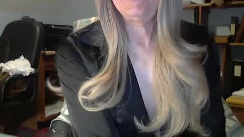 Snapshot of anniegurl chatting on 12, 4, 2026 anniegurl online show from 12, 4, 2026