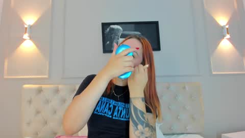 Snapshot of anniemartinezz chatting on 23, 12, 2024 Annie online show from 23, 12, 2024