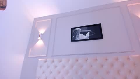 Snapshot of anniemartinezz chatting on 28, 12, 2024 Annie online show from 28, 12, 2024