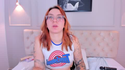 Snapshot of anniemartinezz chatting on 31, 12, 2024 Annie online show from 31, 12, 2024