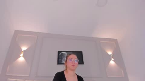 Snapshot of anniemartinezz chatting on 16, 1, 2025 Annie online show from 16, 1, 2025