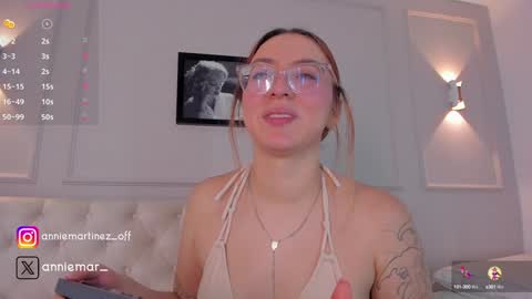 Snapshot of anniemartinezz chatting on 23, 1, 2025 Annie online show from 23, 1, 2025