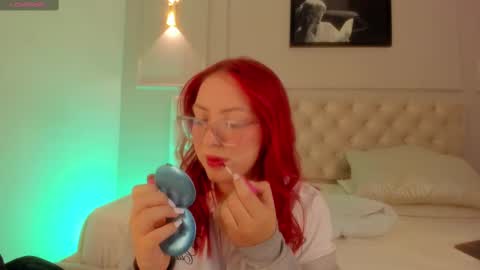 Snapshot of anniemartinezz chatting on 10, 9, 2025 Annie online show from 10, 9, 2025