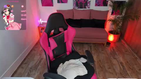 Annie FROM 8AM TO 4PM CDT online show from 18, 2, 2025