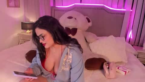 Snapshot of annievega__ chatting on 24, 2, 2026 Annie Vega online show from 24, 2, 2026