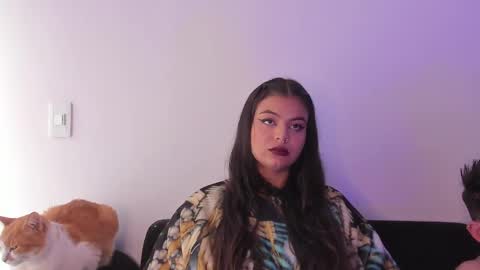 Annie  Alex online show from 8, 2, 2025