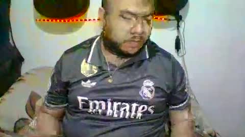 lion kennedy independent model moderator online show from 29, 10, 2025