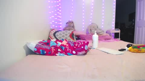  INDEPENDENT MODEL next srteam 240624 online show from 4, 3, 2025