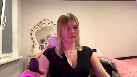 Snapshot of annyvibess chatting on 17, 5, 2026 annyvibess online show from 17, 5, 2026
