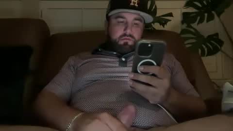 Snapshot of anthoss22 chatting on 16, 11, 2025 anthoss22 online show from 16, 11, 2025