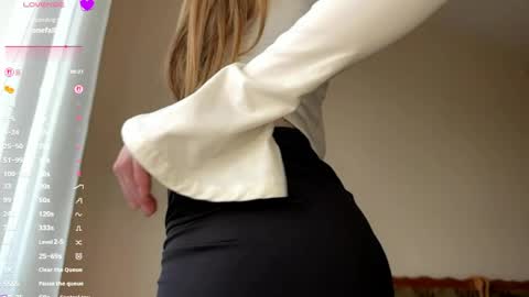 Snapshot of antionettepulgarin chatting on 17, 5, 2026 Viktoria online show from 17, 5, 2026