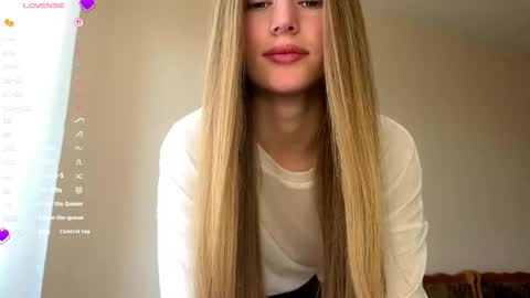 Snapshot of antionettepulgarin chatting on 23, 5, 2026 Viktoria online show from 23, 5, 2026