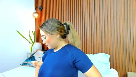 A N T O N E L L A  online show from 11, 3, 2025