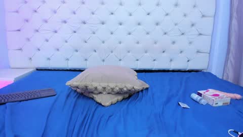 Snapshot of antonella_hotkiss chatting on 21, 12, 2024 Antonella online show from 21, 12, 2024