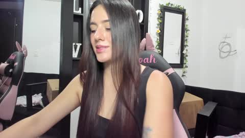 Snapshot of antonella_naughty1 chatting on 20, 12, 2024 antonella online show from 20, 12, 2024