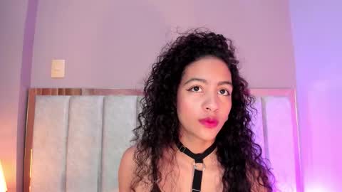 Snapshot of antonellahall_ chatting on 22, 11, 2025 AntonellaHall online show from 22, 11, 2025