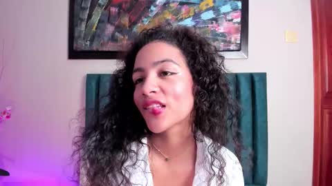 Snapshot of antonellahall_ chatting on 24, 11, 2025 AntonellaHall online show from 24, 11, 2025