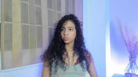 Snapshot of antonellahall_ chatting on 18, 5, 2026 AntonellaHall online show from 18, 5, 2026