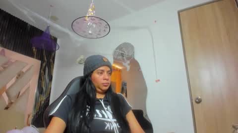 AntonellaTawer online show from 16, 10, 2025
