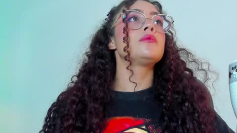 A N T O N E L L E  online show from 4, 2, 2025