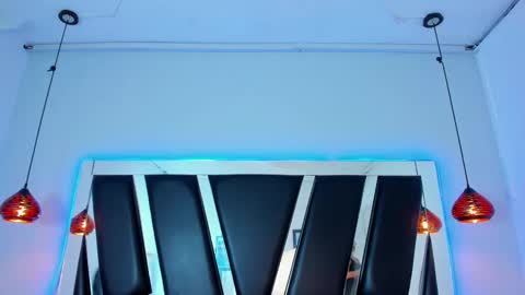 A N T O N E L L E  online show from 21, 2, 2025