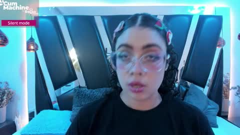 A N T O N E L L E  online show from 11, 9, 2025