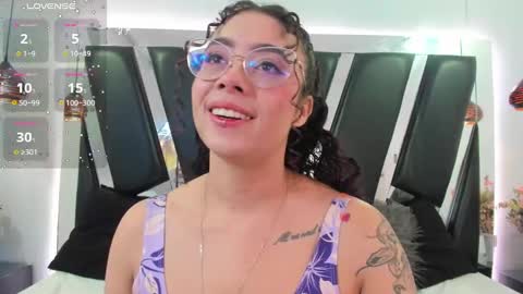 A N T O N E L L E  online show from 1, 10, 2025