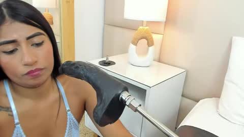 Antonia online show from 5, 12, 2025