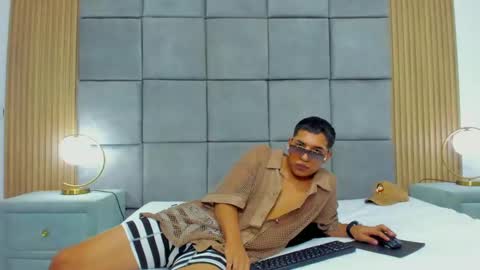 Snapshot of antonycres chatting on 8, 11, 2025 Antonycress online show from 8, 11, 2025