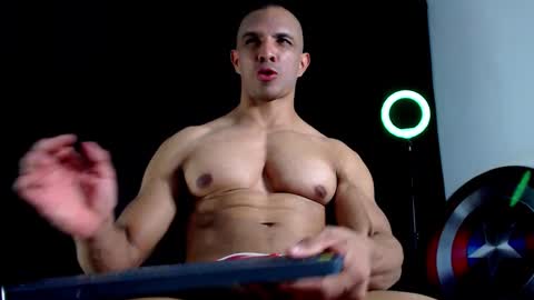 Instagram miguelangel1802  online show from 25, 9, 2025