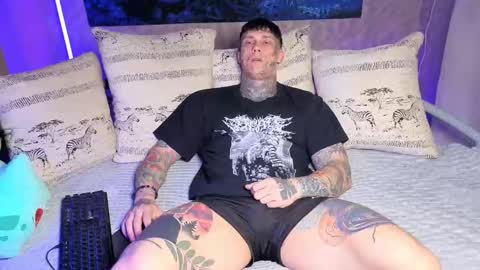 Tom online show from 12, 11, 2025