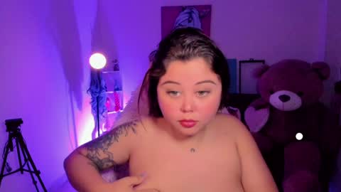   Independent model  online show from 5, 2, 2025