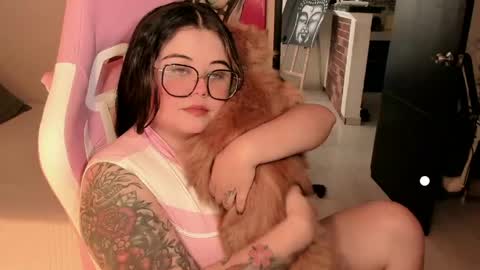   Independent model  online show from 22, 5, 2026