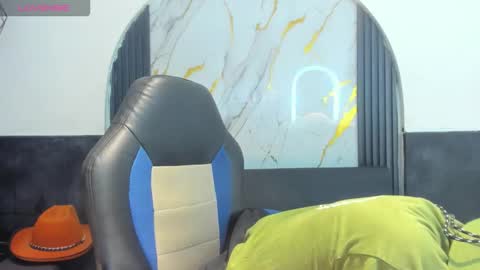 anyelo_sexyhot online show from 12, 9, 2025