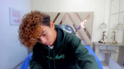 anyelotwink online show from 25, 2, 2026