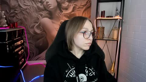 APHEX QUEEN online show from 2, 2, 2025